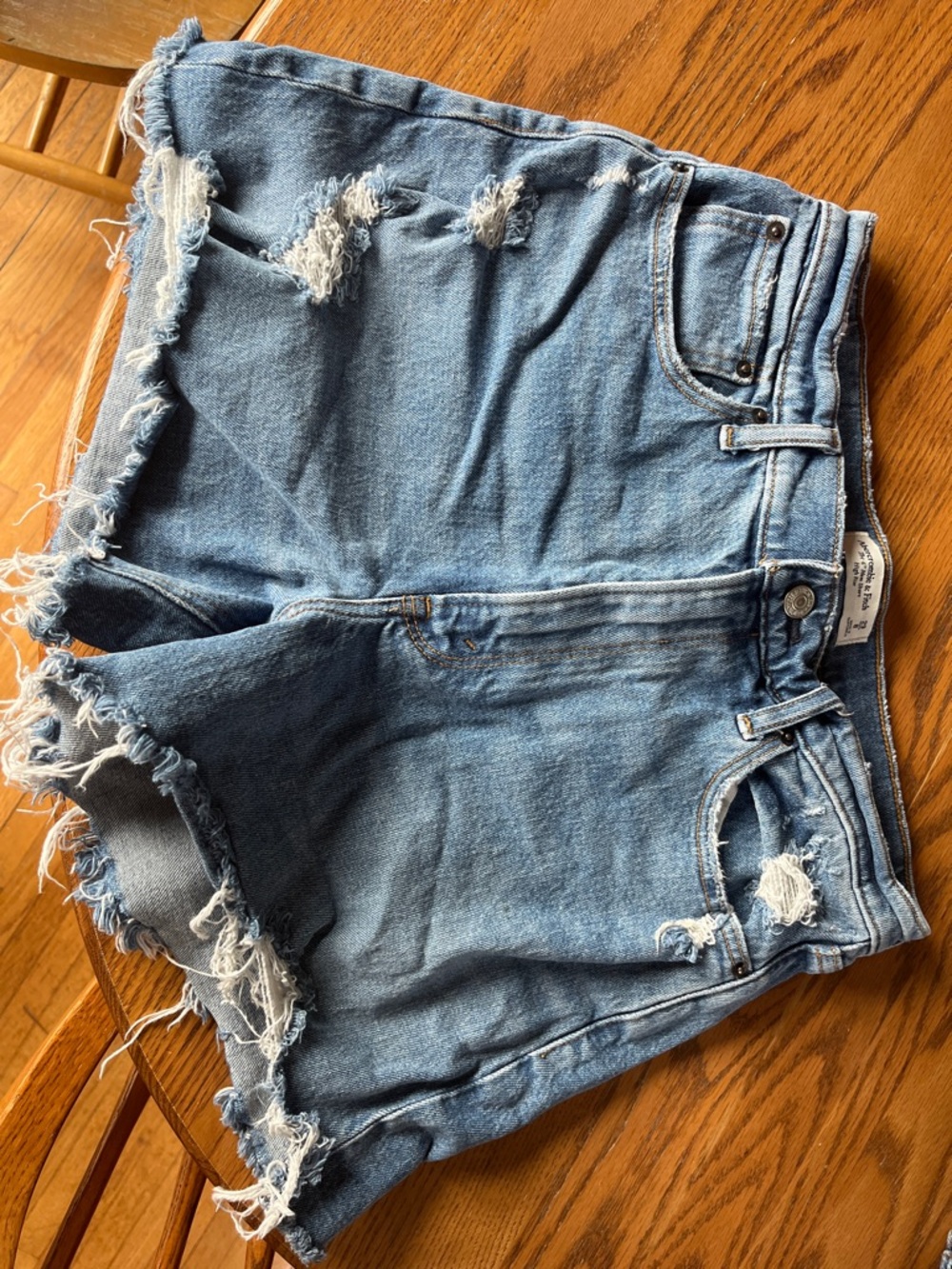 Abercrombie & Fitch The 4” mom short high rise size 29/8 “Curve Love”